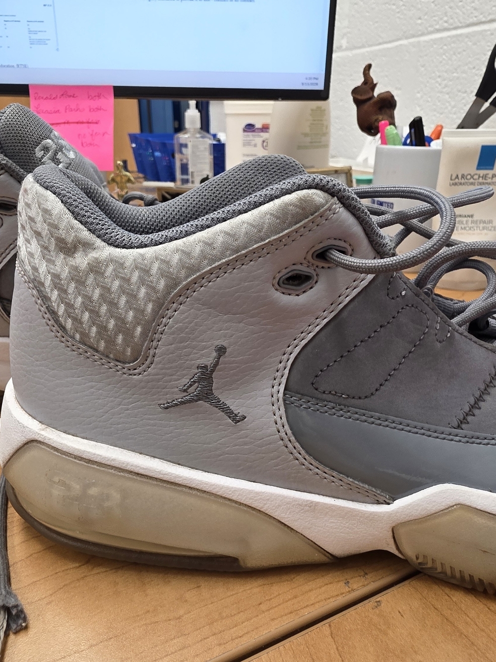 Jordan Aura 3 Men's Mid-Top Basketball Shoes - Grey Wolf